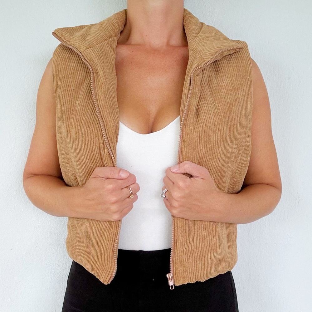 Unbranded tan corduroy ribbed sleeveless puffer style vest size medium